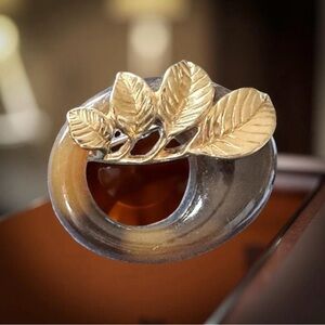 VINTAGE AK SIGNED BROWN PLASTIC TORTOISE With GOLD TONE LEAVES PIN BROOCH